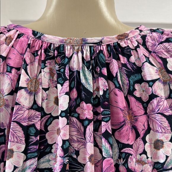KAREN KANE PINK FLORAL PRINT TIE NECK DOLMAN BLOUSE. - Picture 6 of 9